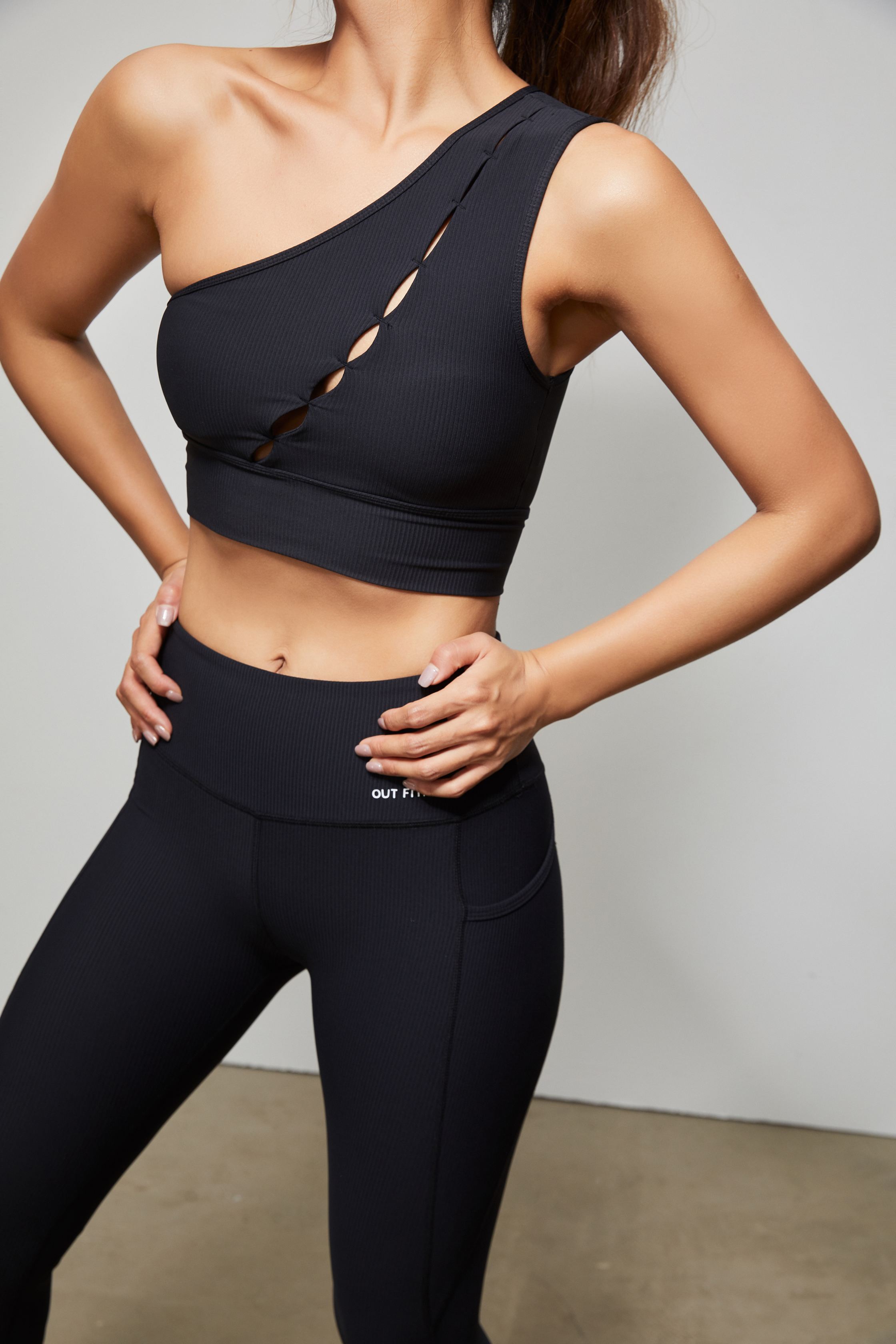 One shoulder sports bra – Outfitness