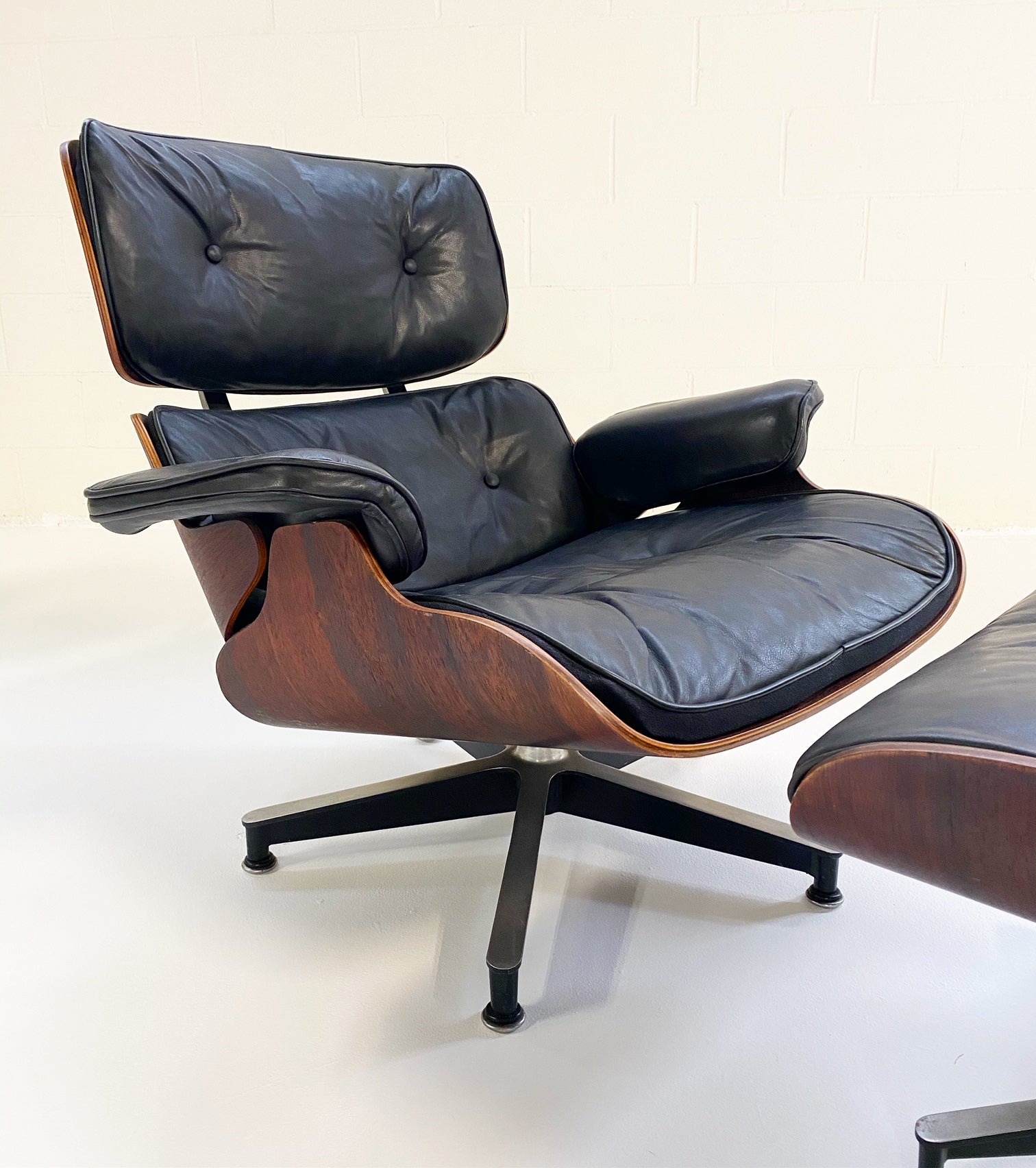 Eames Lounge Chair India | Lounge Chair
