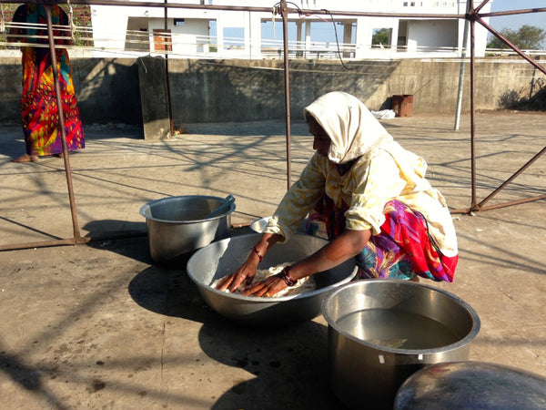 starching yarns to prep for handloom weaving in india