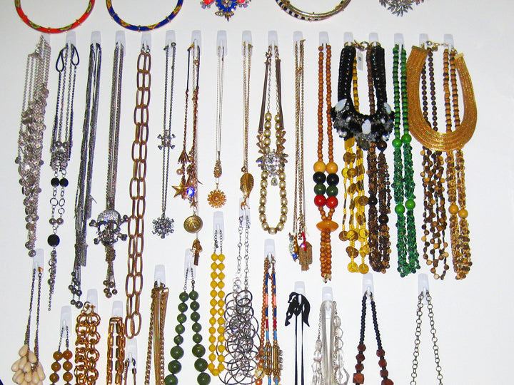 Storage-Solutions-Necklaces-Command-Hooks