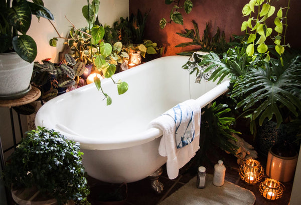 9 Ways To Create A Bathtime Oasis Live By Being