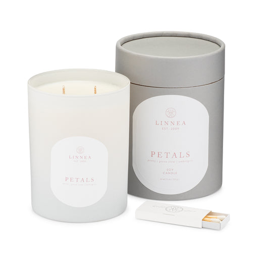 Linnea's Petals Candle