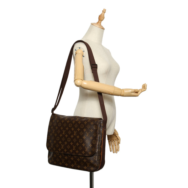 Louis Vuitton Monogram Beaubourg MM - Brown Shoulder Bags