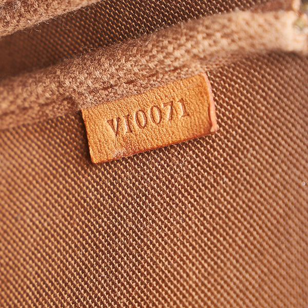 Louis Vuitton 2005 pre-owned Saumur 30 Crossbody Bag - Farfetch