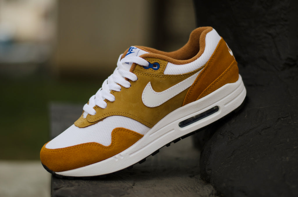 Nike Air Max 1 Premium Retro ( Dark Curry / White / Blue ) 908366-700