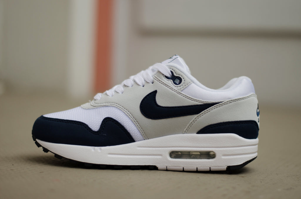 Nike Women's Air Max 1 (White/Pure Platinum/Black/Obsidian) 319986-104