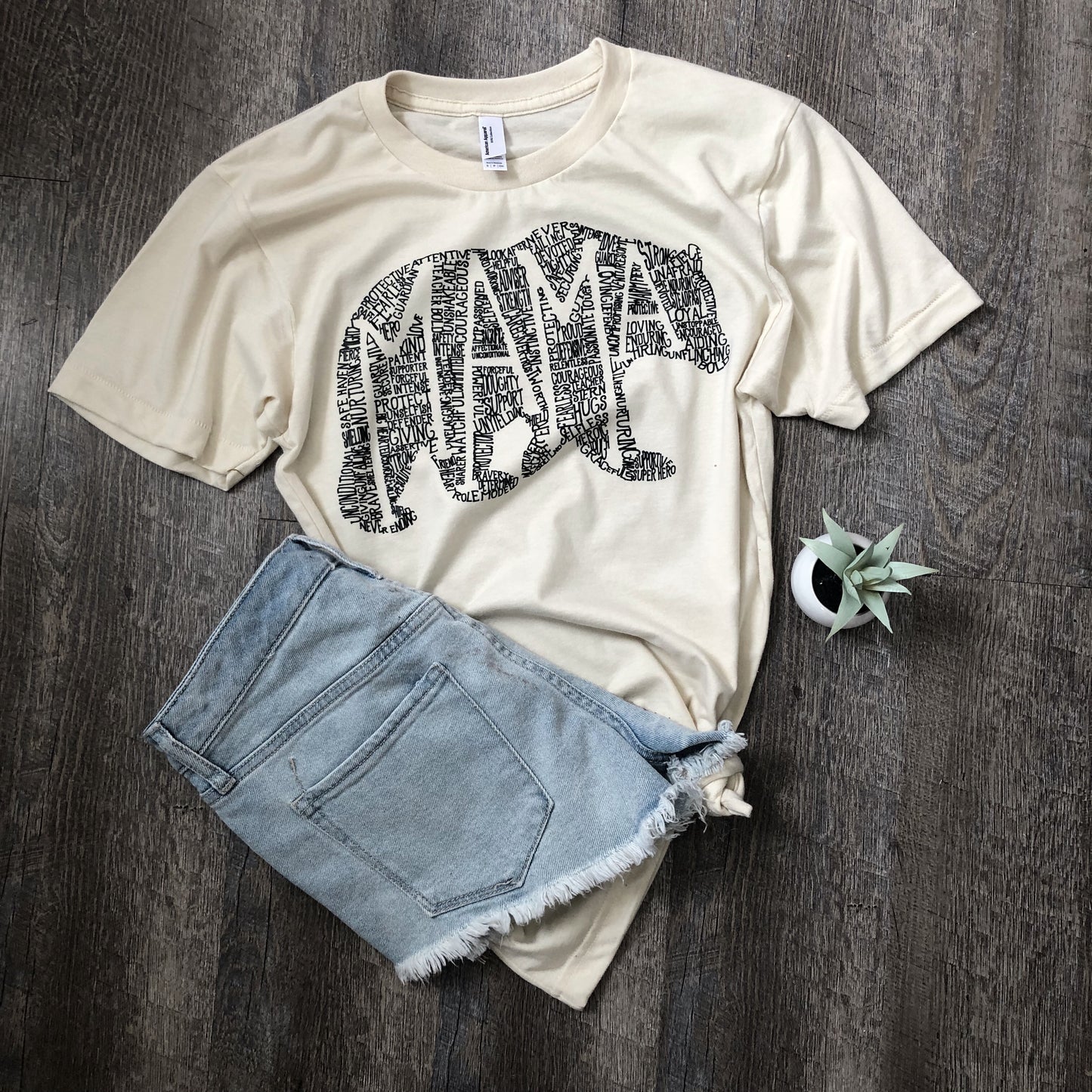 What’s In A Mama CREAM tee