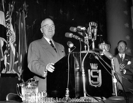 President Truman At Podium 1951 3528