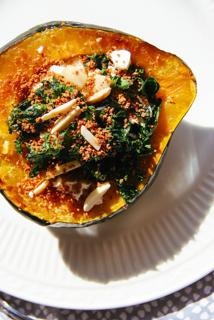 Acorn squash stuffed with kale, goat cheese, almonds, pear, vegetarian, dinner, supper club, healthy living, healthy eating, easy recipe