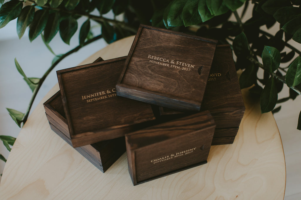 wedding photographer wooden boxes