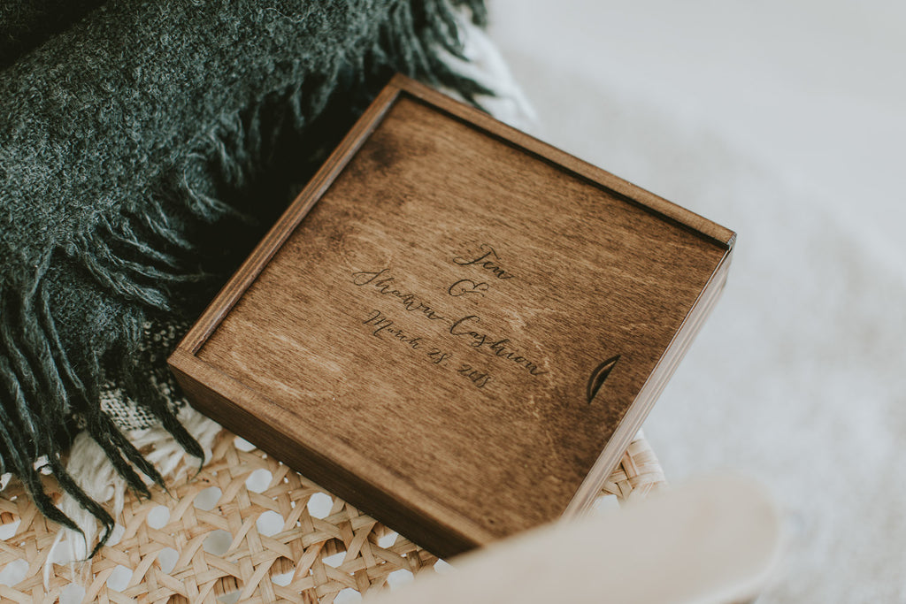 wedding photographer wooden box