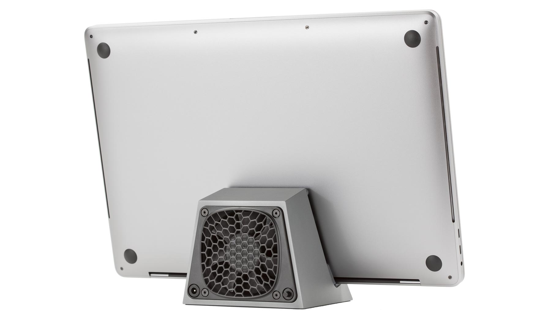 SVALT Cooling Dock model D2 Pro and D1 Pro with 16-inch MacBook Pro