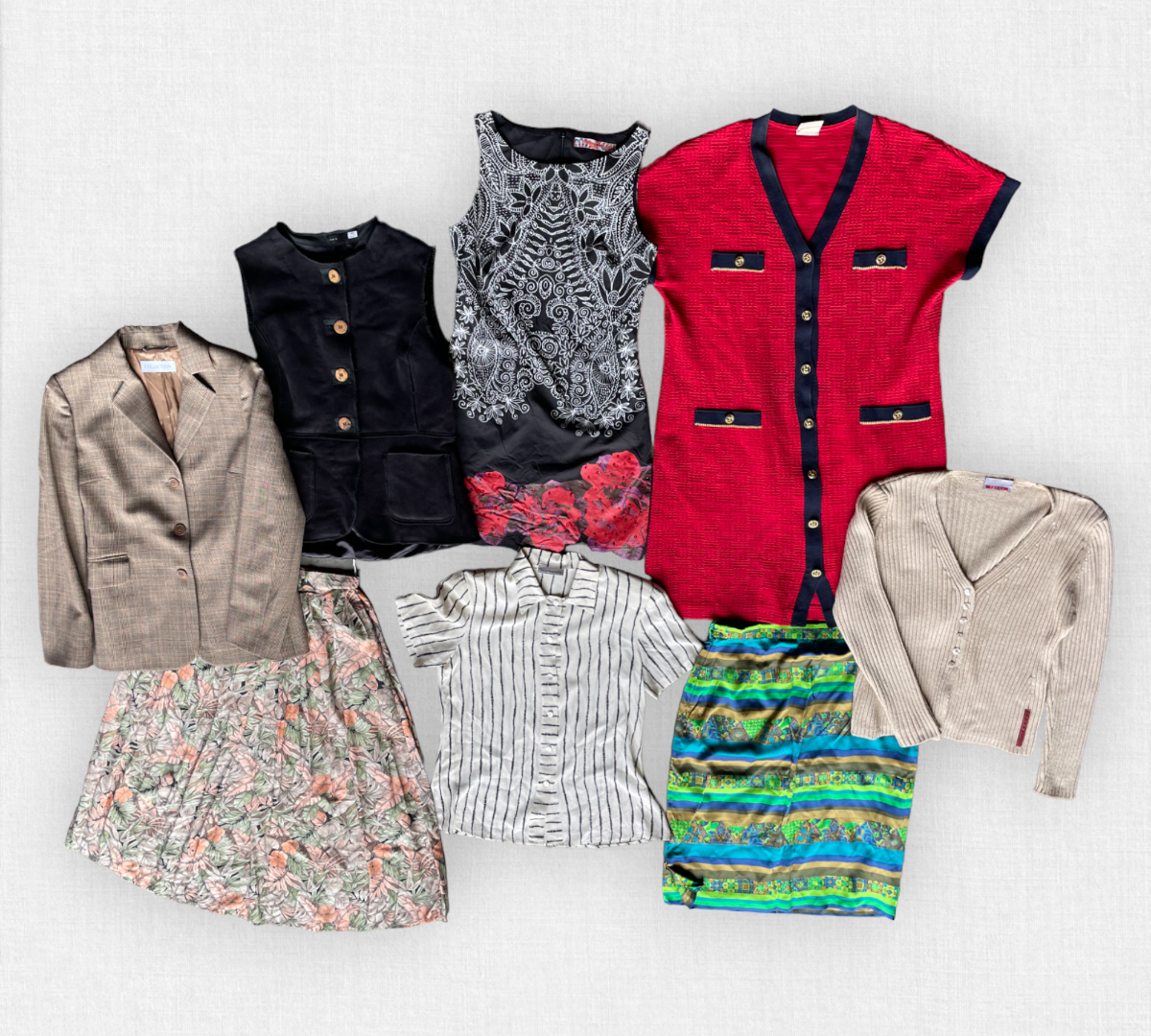 Ter ere van Geologie Informeer Mix vintage en tweedehands merk- en designer kleding voor dames - vintage  kleding groothandel | ONEvintagewholesale