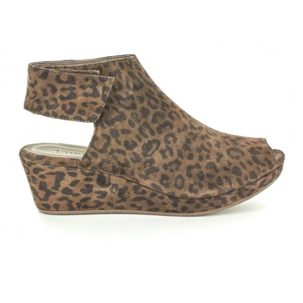 chocolat blu leopard wedge