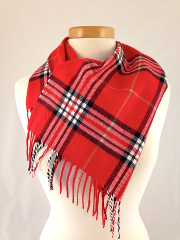 how to wear a scarf - burberry plaid