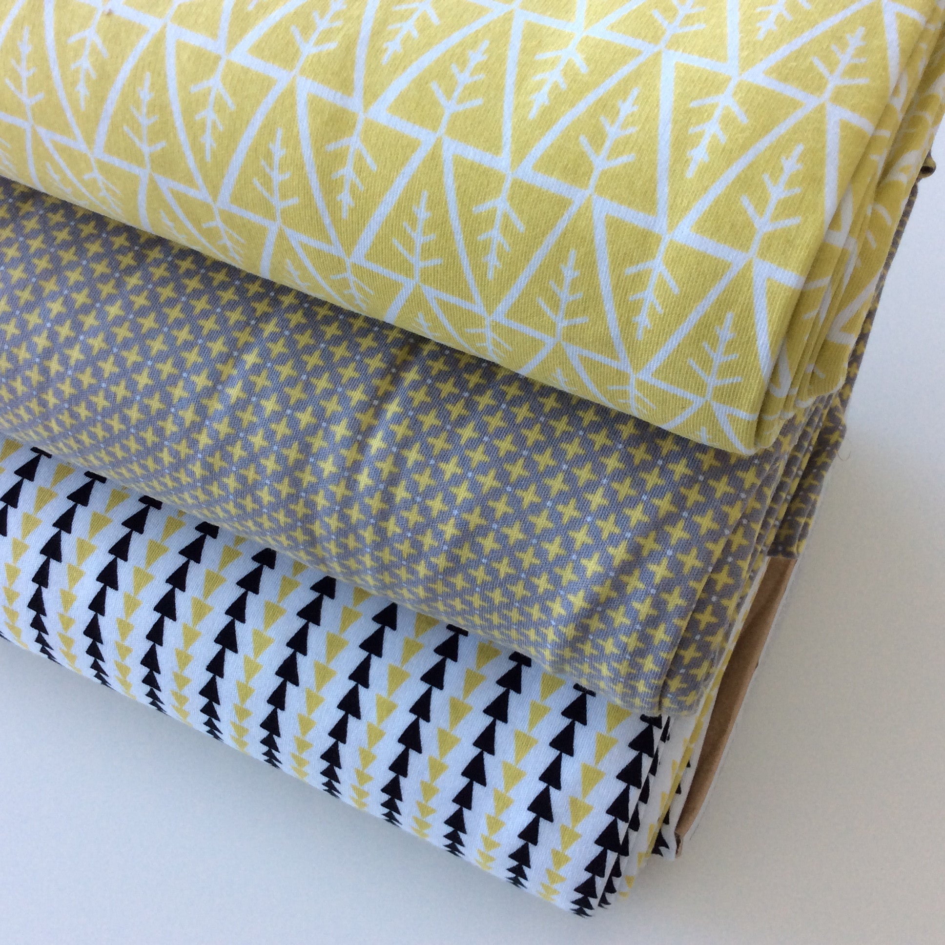 Crisscross | KNIT | HALF YARD CUT (18"X58")