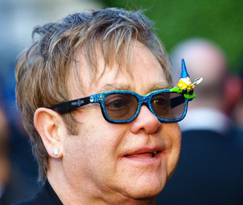 http://www.montrealgazette.com/entertainment/movie-guide/British+musician+Elton+John+wearing+decorated+glasses+arrives+British+Premiere+film+Gnomeo+Juliet+London+Leicester+Square+January+2011/4224666/story.html