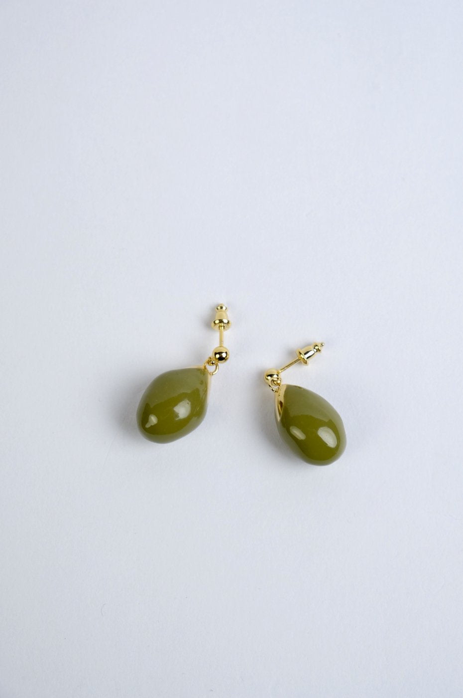 R.ALAGAN OLIVE EARRINGS-