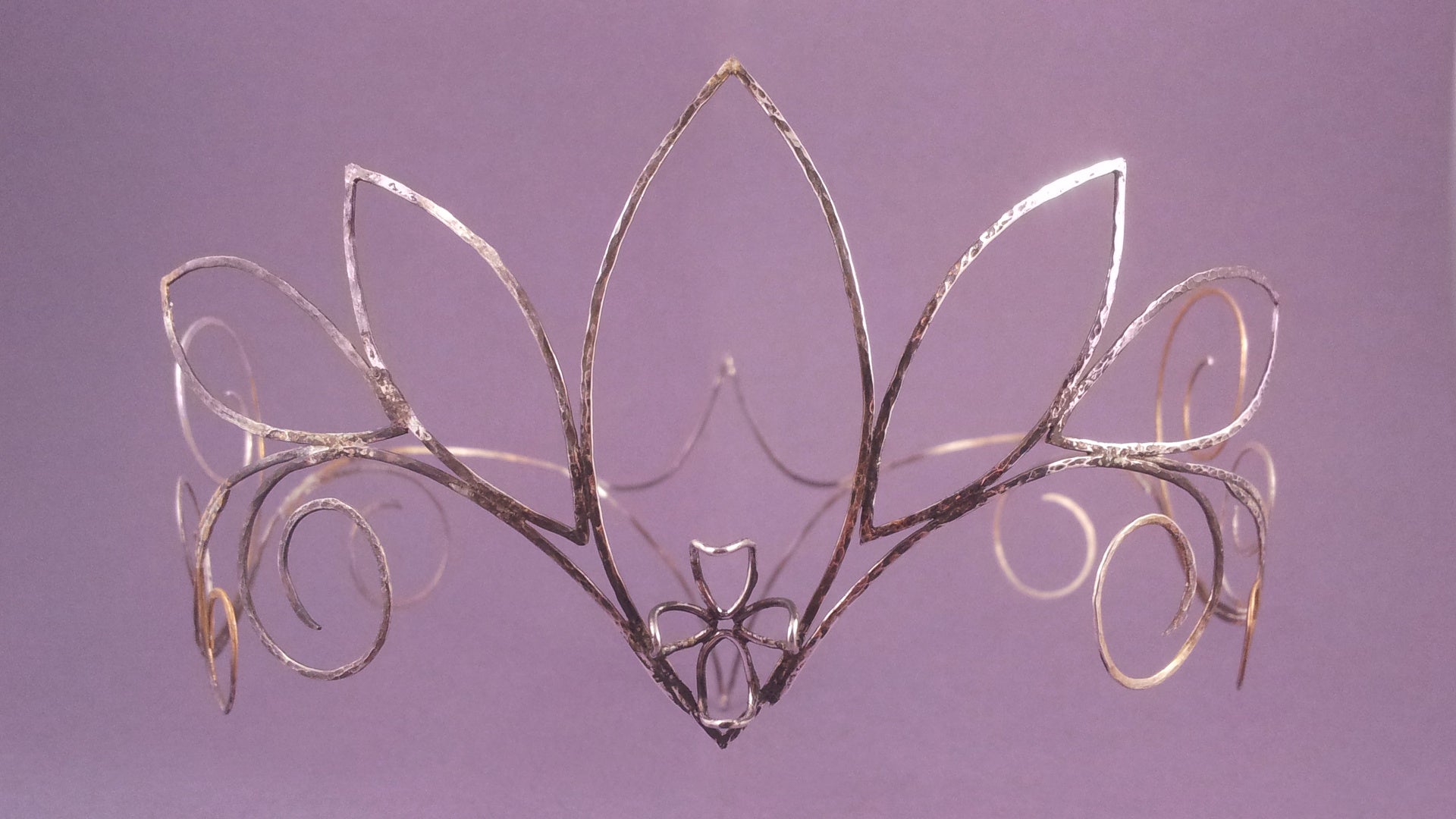 Front view of the ready soldered tiara