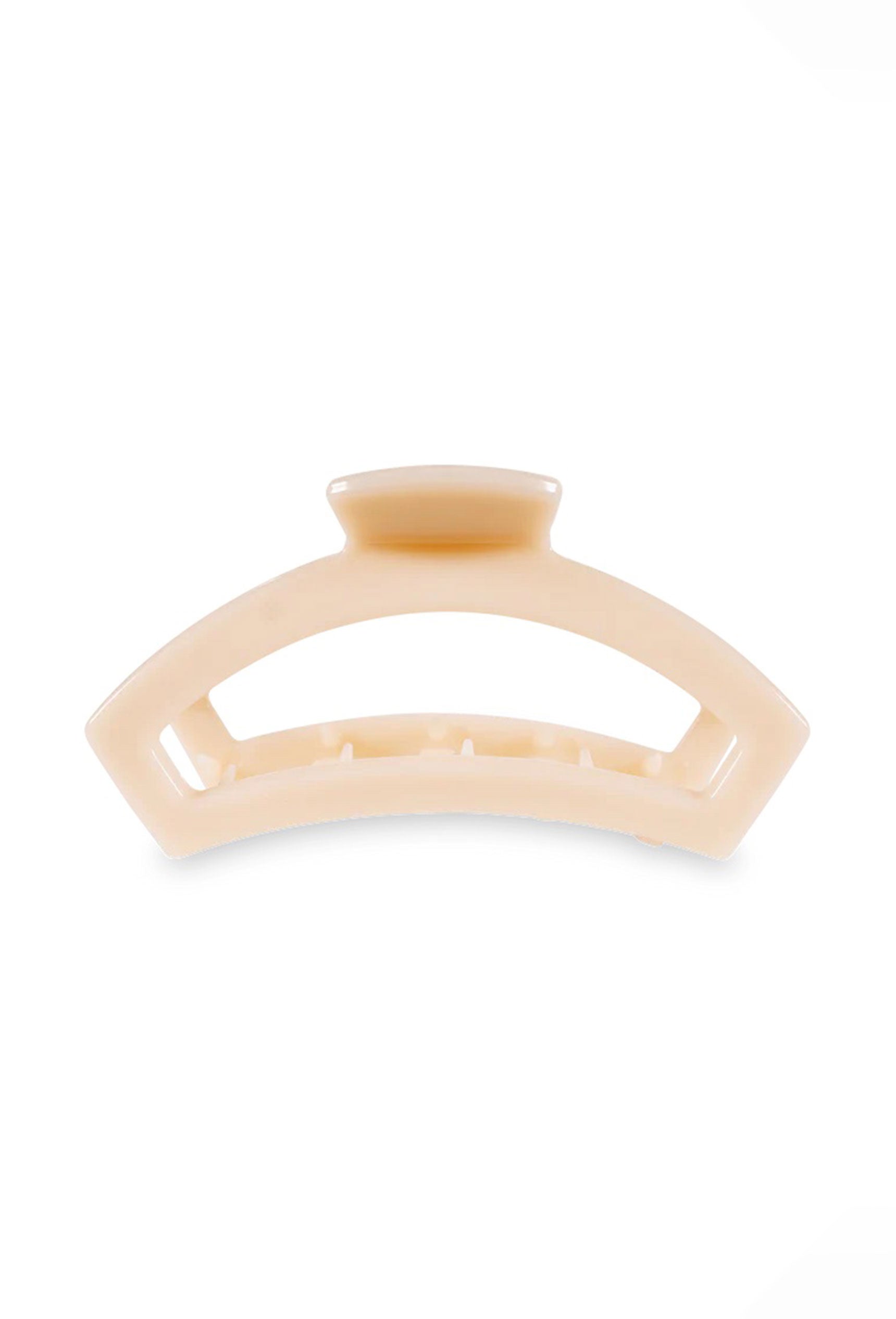Claw clip that has bendable teeth that take back to shape, they work on all hair types and have a strong hold