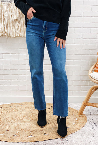 Super High Rise Ankle Straight Jeans, tretch denim with an ankle length, slim fitting through the hips and thighs, raw edge detail, clean-cut hem, high rise waist