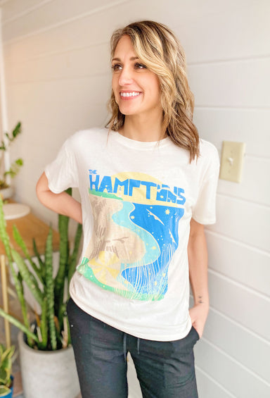 Z SUPPLY Hamptons Boyfriend Tee, cream the with the Hamptons design on front