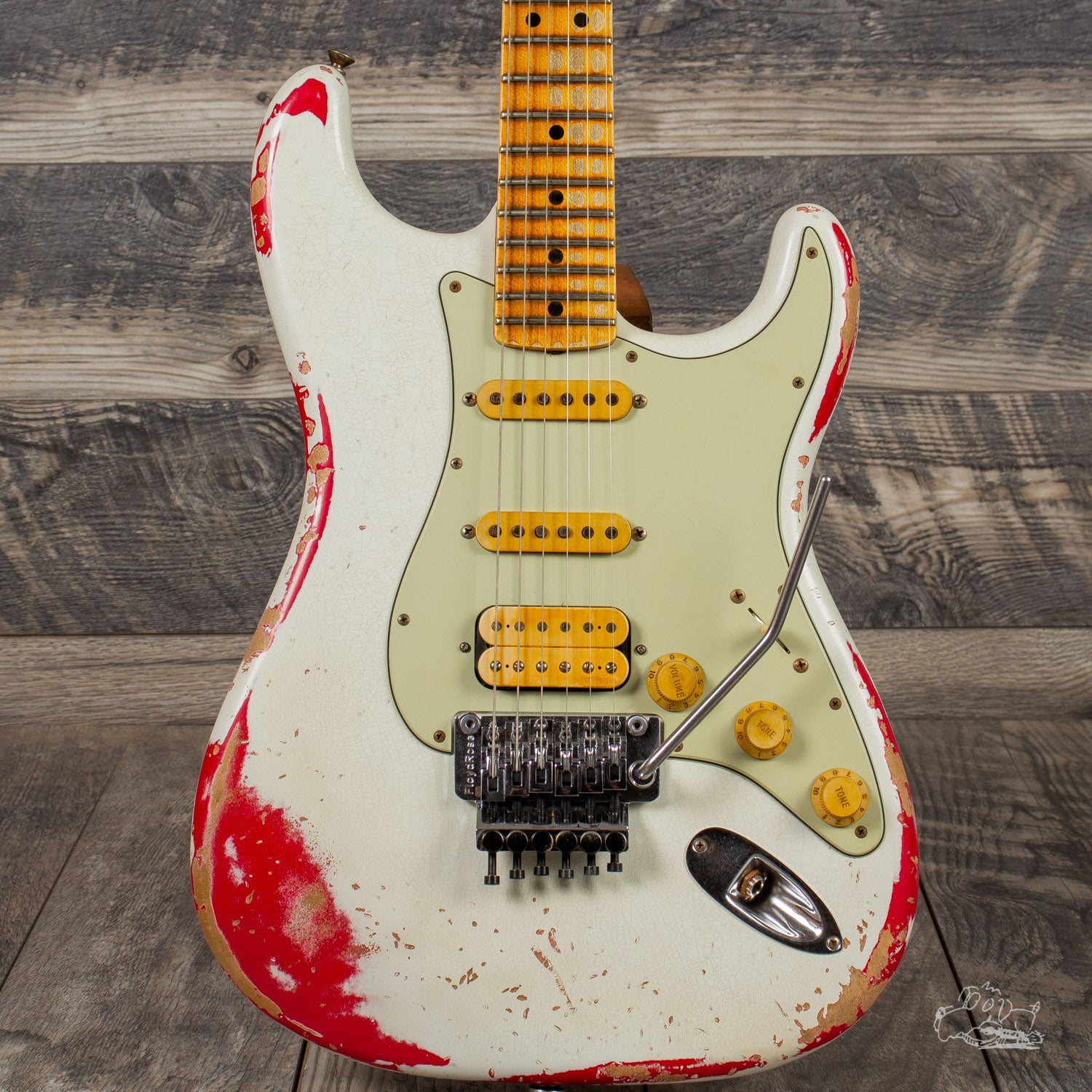 white lightning strat