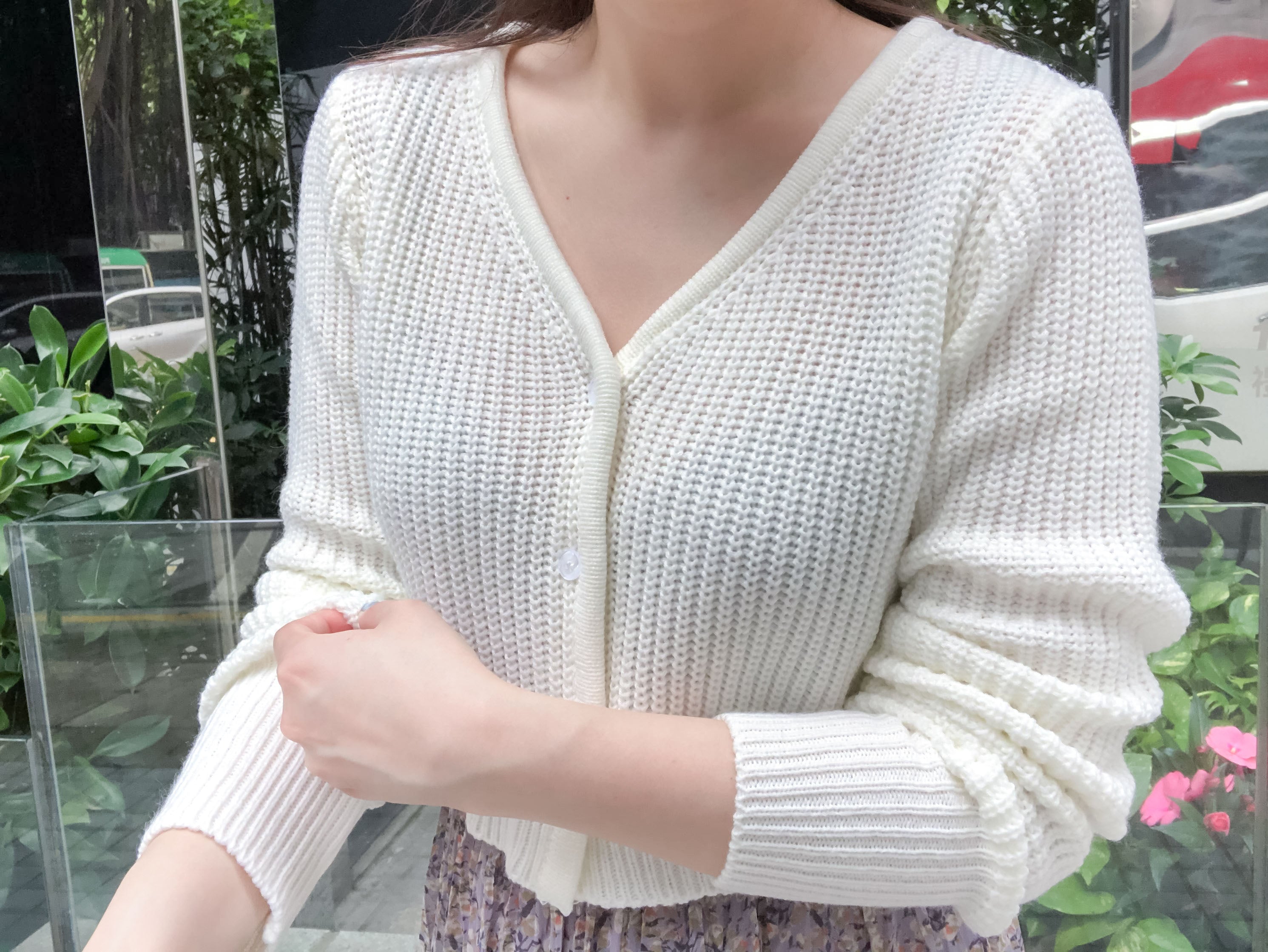 White 白色粗針織紋V領小外套, Cardigan/ TP8622
