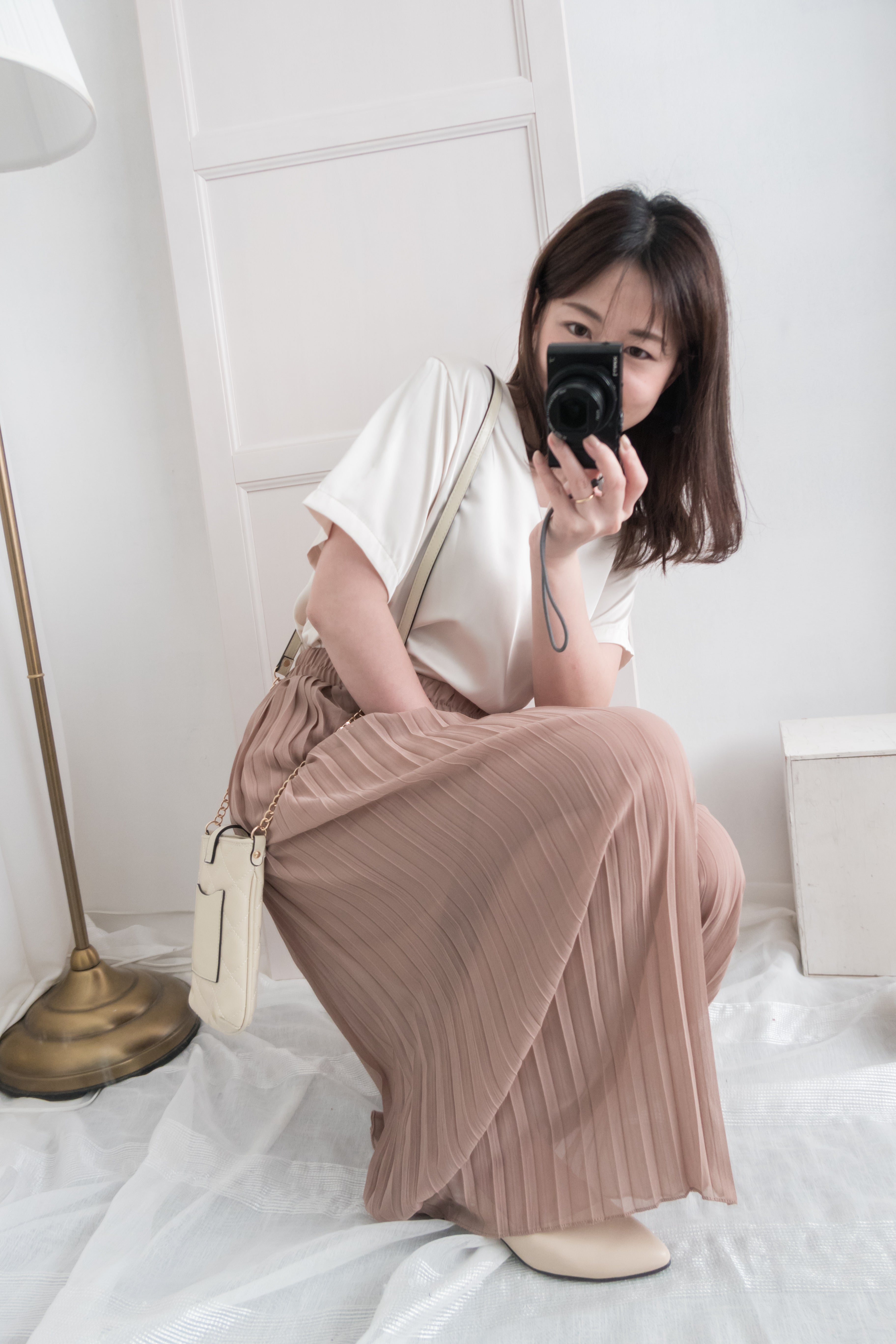Shimmer V領質感閃面銀釦腰帶修腰上衣, Blouse/ BU8655
