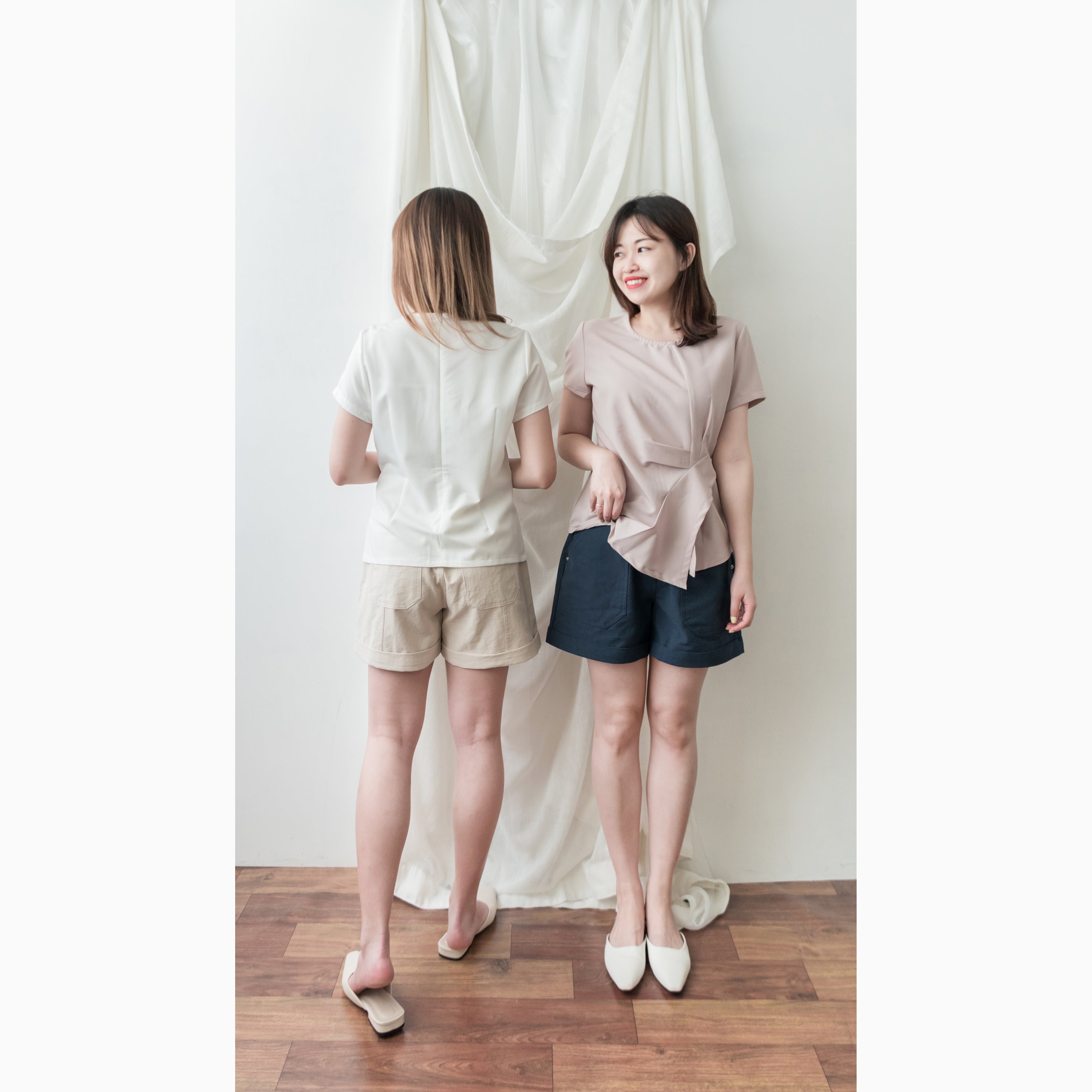 Asymmetrical 不對稱立體車縫視覺顯瘦剪裁, Blouse/ BU8677