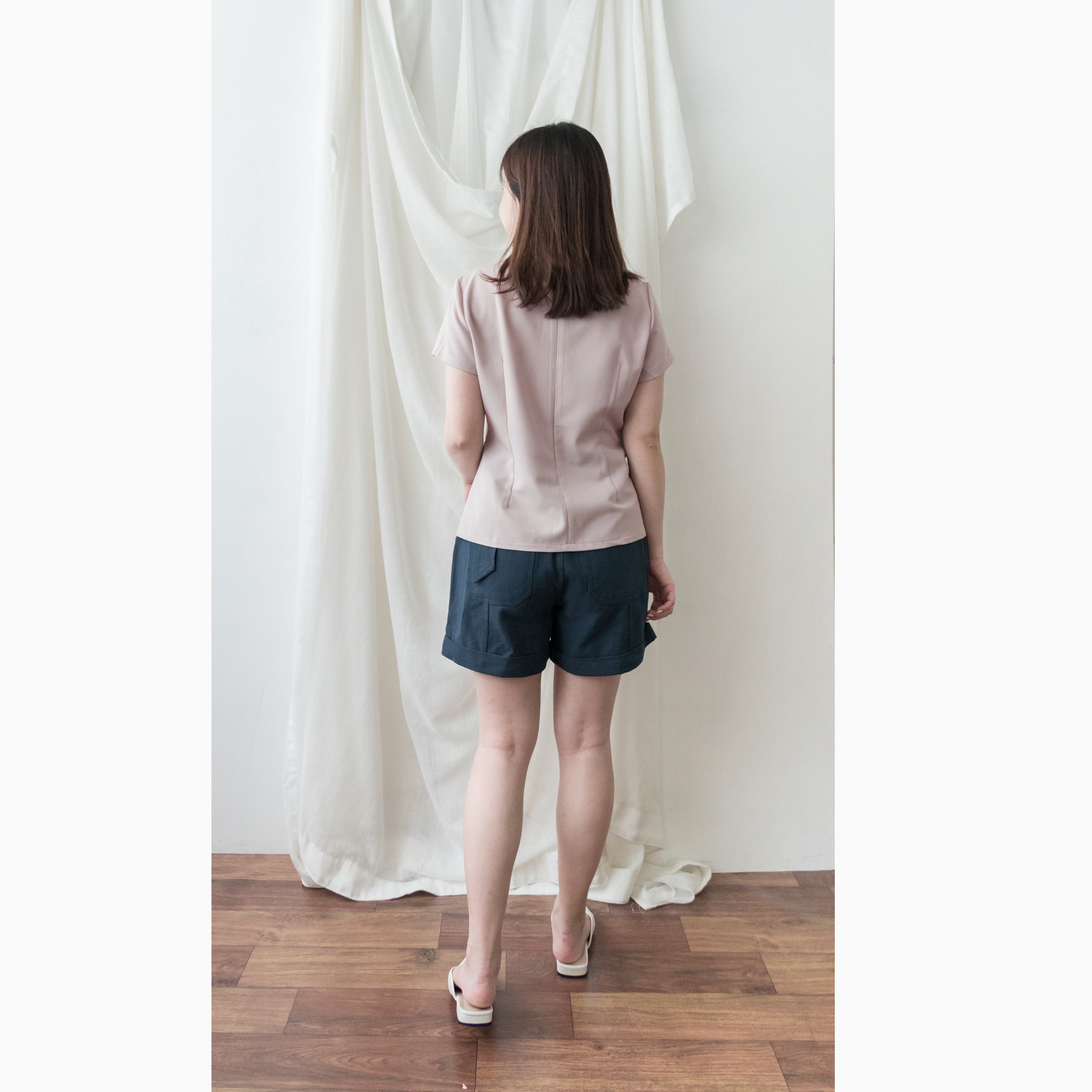 Asymmetrical 不對稱立體車縫視覺顯瘦剪裁, Blouse/ BU8677