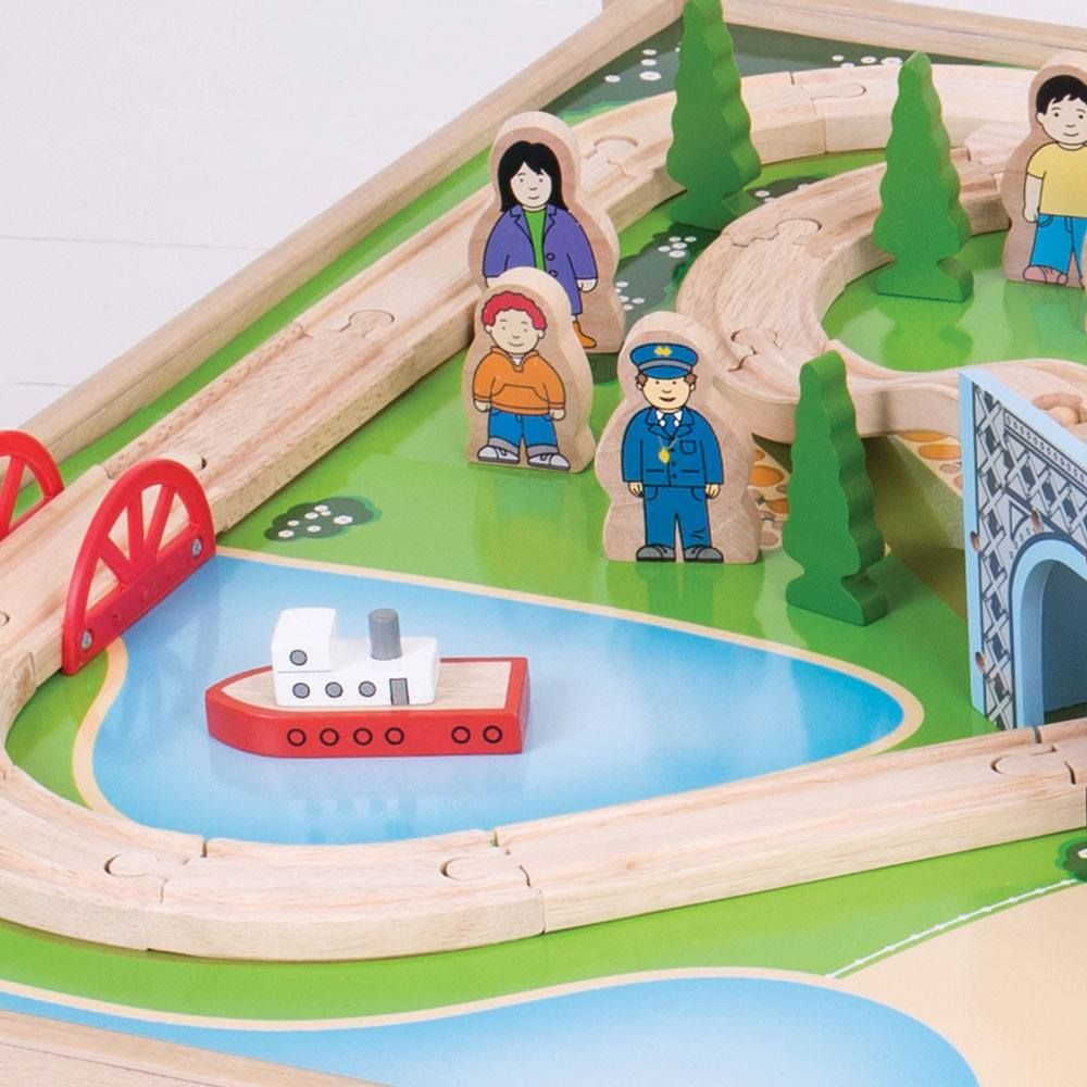 bigjigs city train set and table