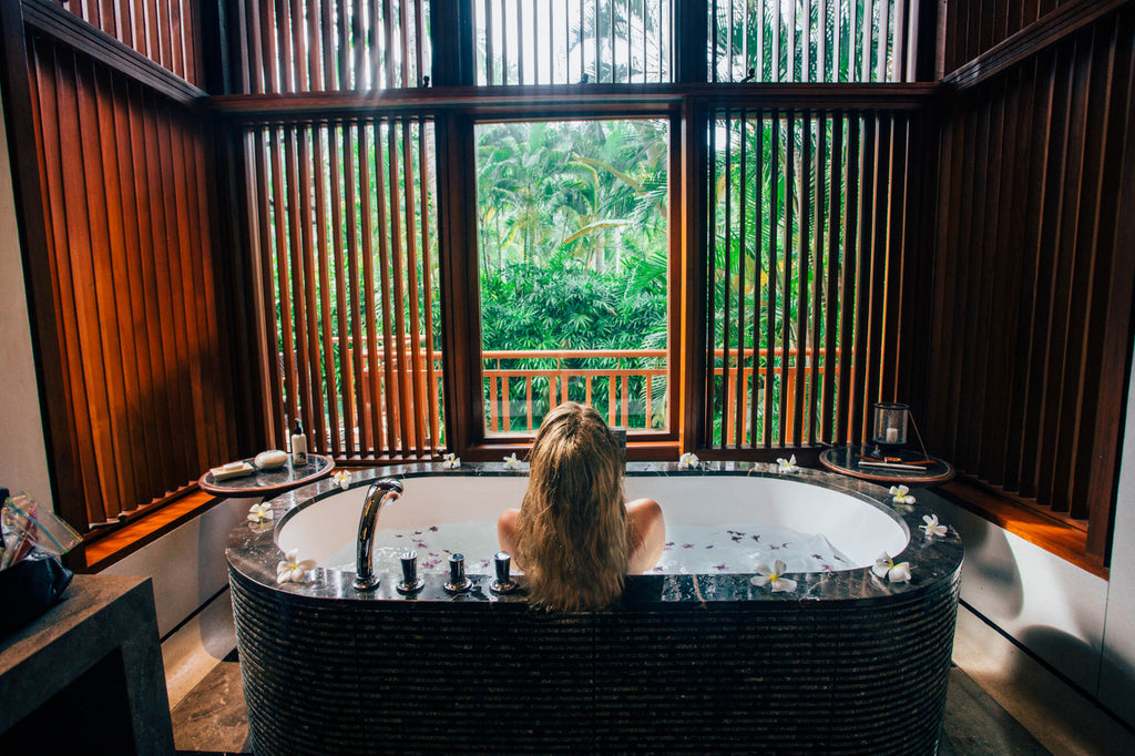 Polkadot Passport at Supernomad - bathtub at Four Seasons Sayan - Ubud, Bali, Indonesia