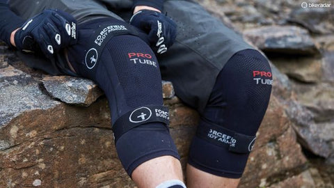 Forcefield Pro Tube X-V 2 is a two-in-one knee and elbow protector