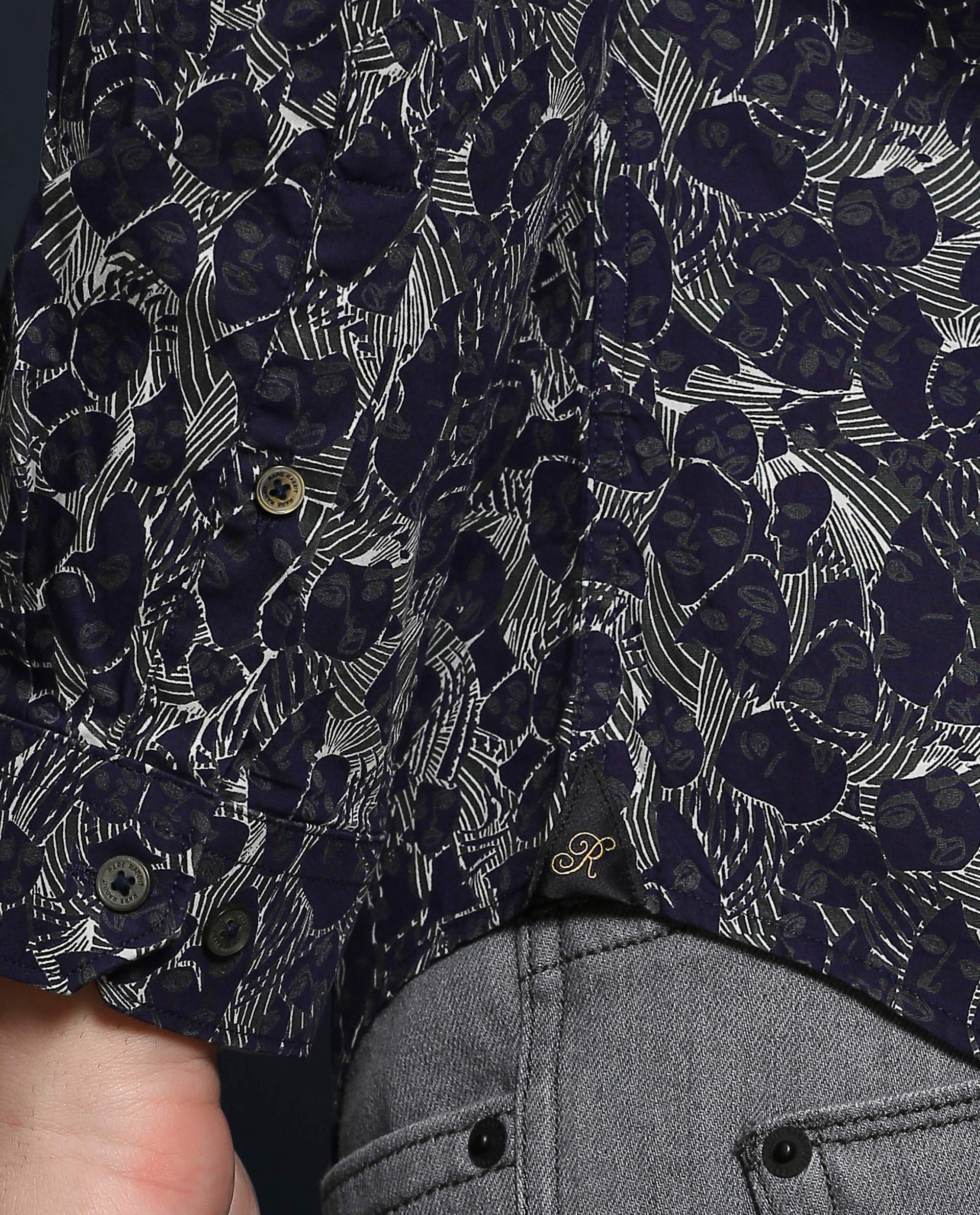 DEZI-ABSTRACT PRINT - NAVY SHIRT RARE RABBIT