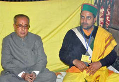 Eshwar Bhakti priest with President of India