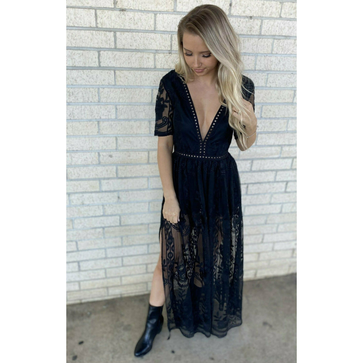 Melody Black Lace Short Sleeve Maxi Dress