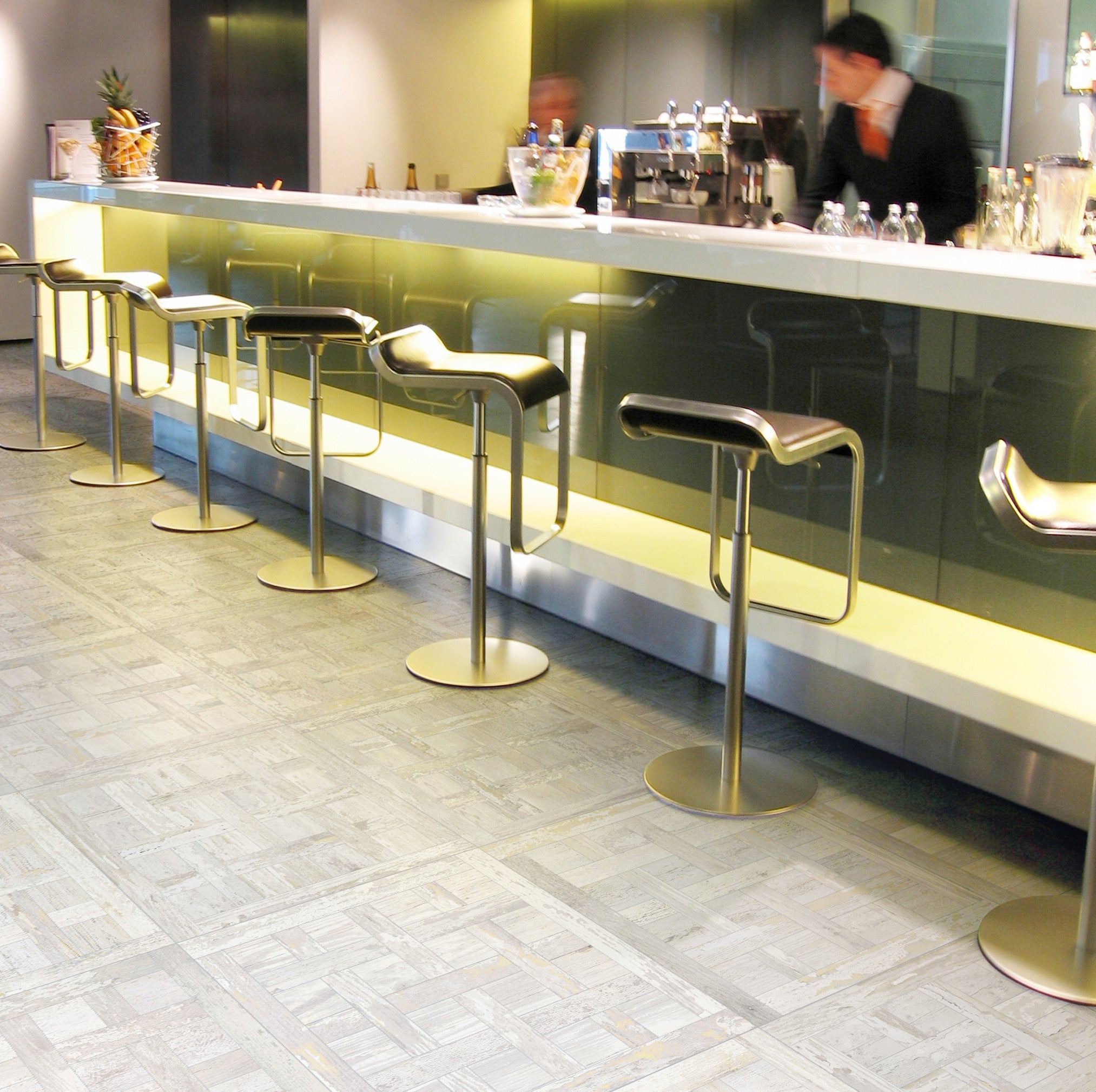 Wooden Effect Anti Slip Floor Tiles for Restaurants