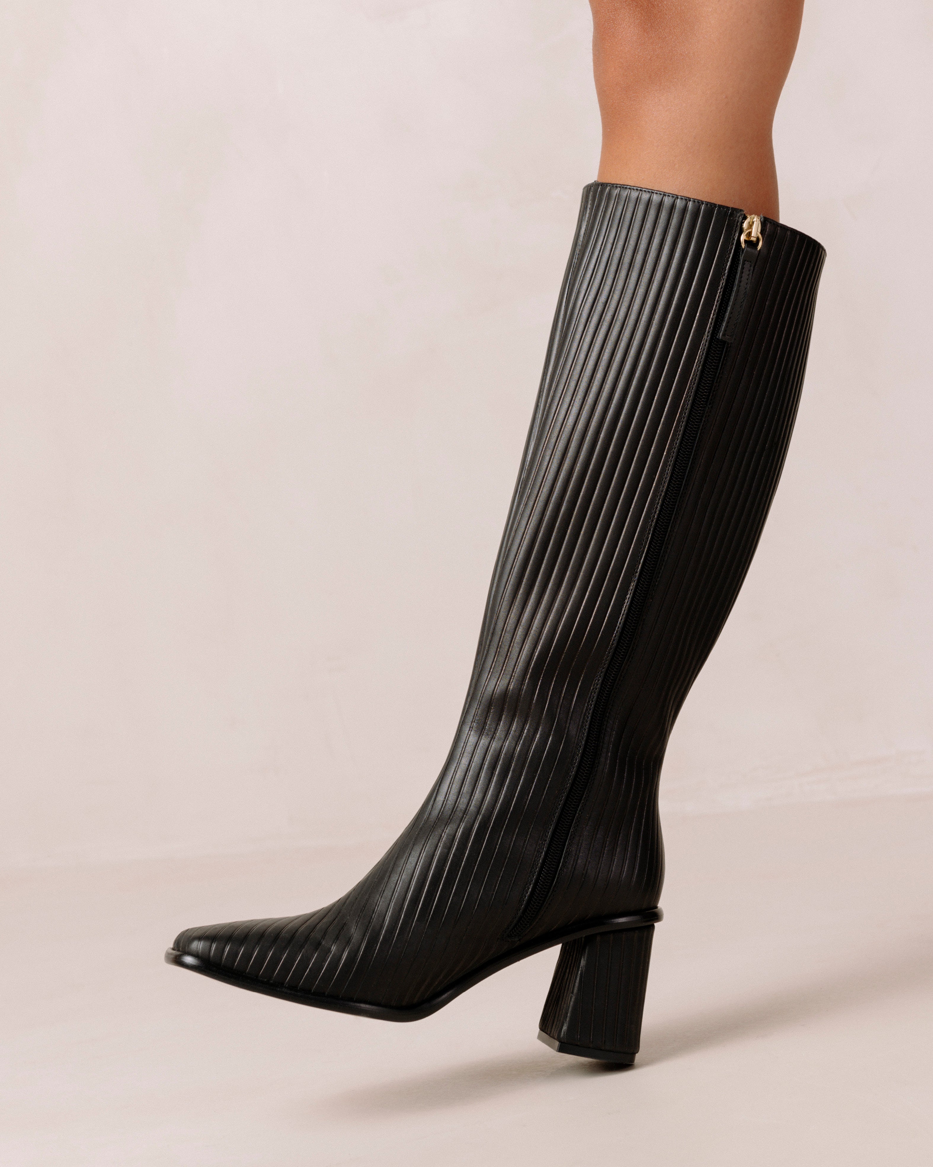 East Pleated - Black Leather Boots | ALOHAS