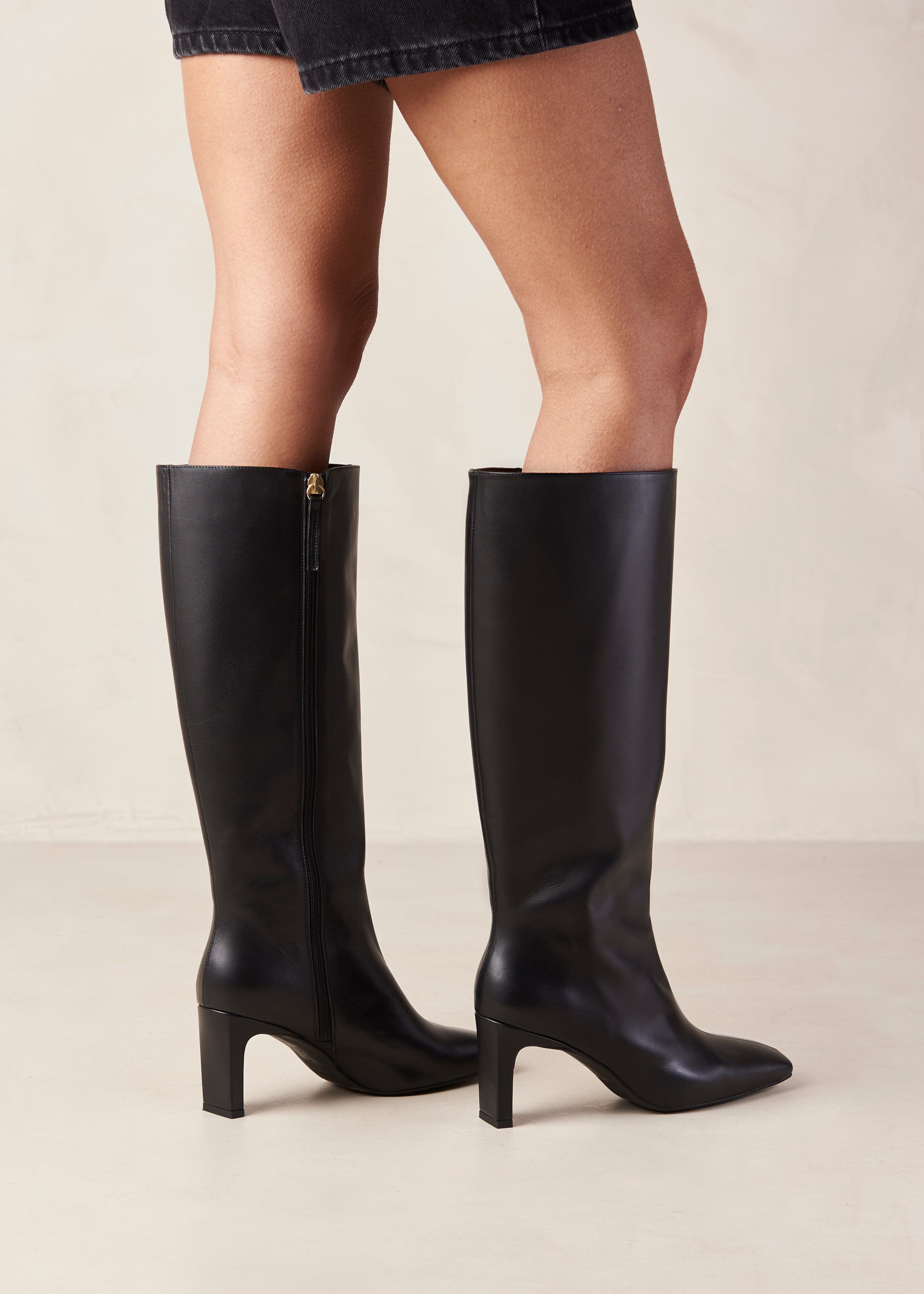 Isobel - Black Leather Boots | ALOHAS