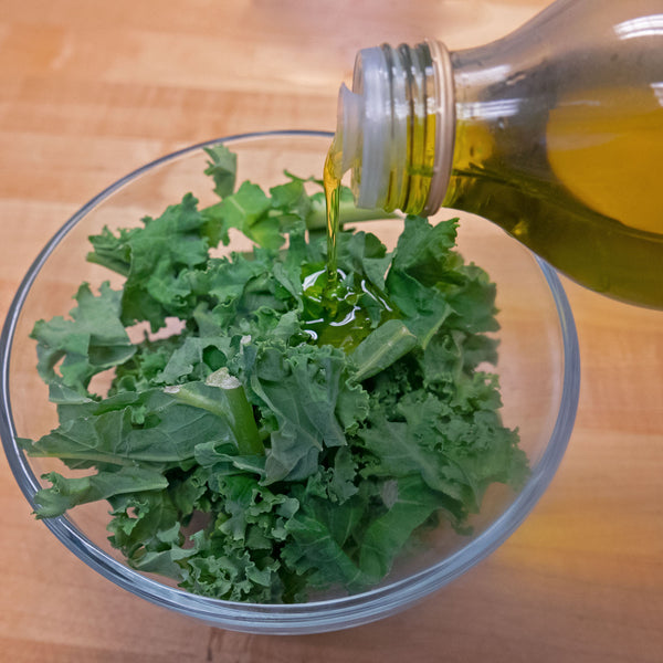 sliced kale with oil