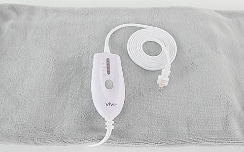 Electric heating pad with controller