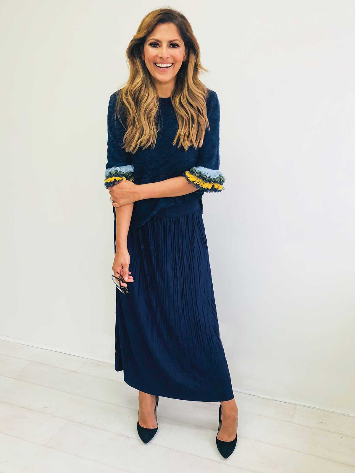 FEELS SO GOOD NAVY SKIRT