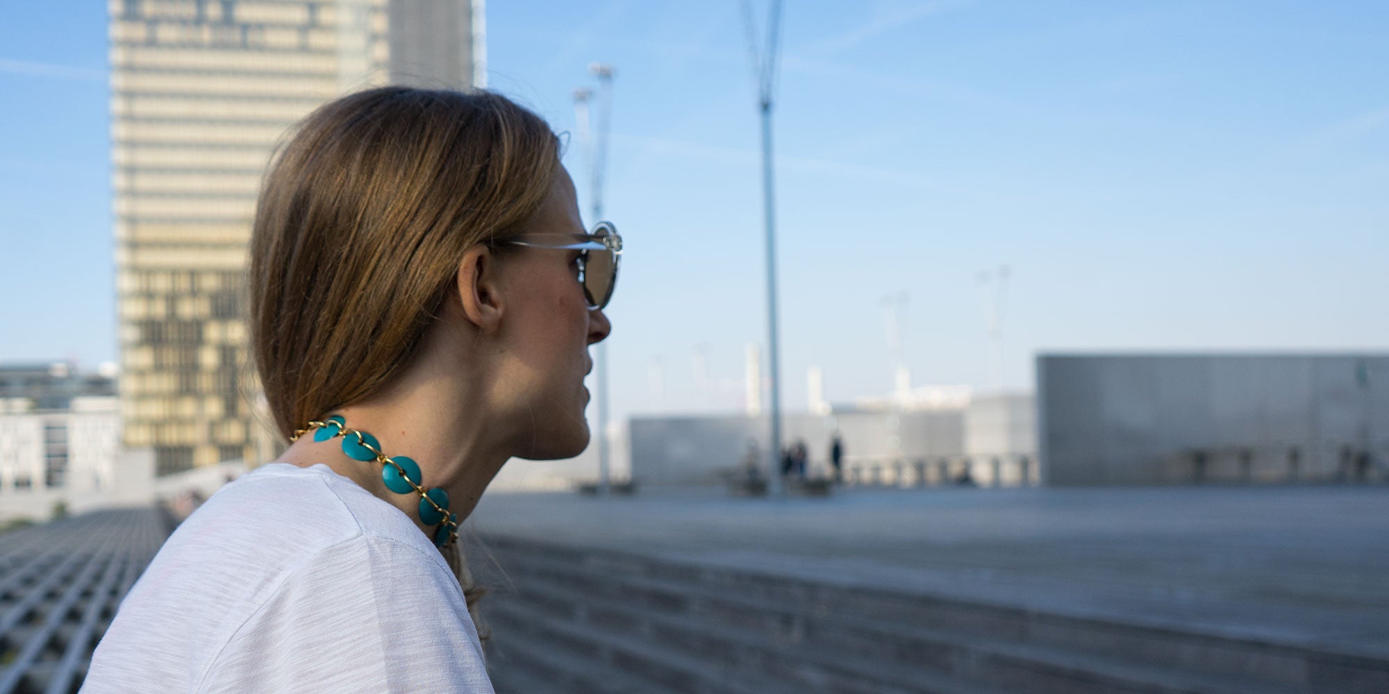 collier choker Veruschka bleu surlestoitsdeparis bijoux createur paris