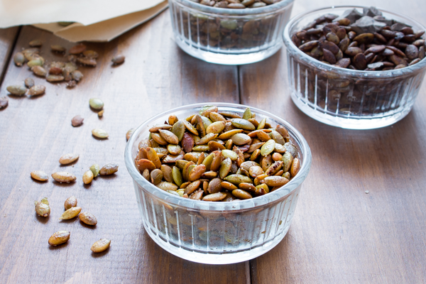 Easy, homemade roasted seed recipes for a snack rich in magnesium, zinc, and vitamin E. 