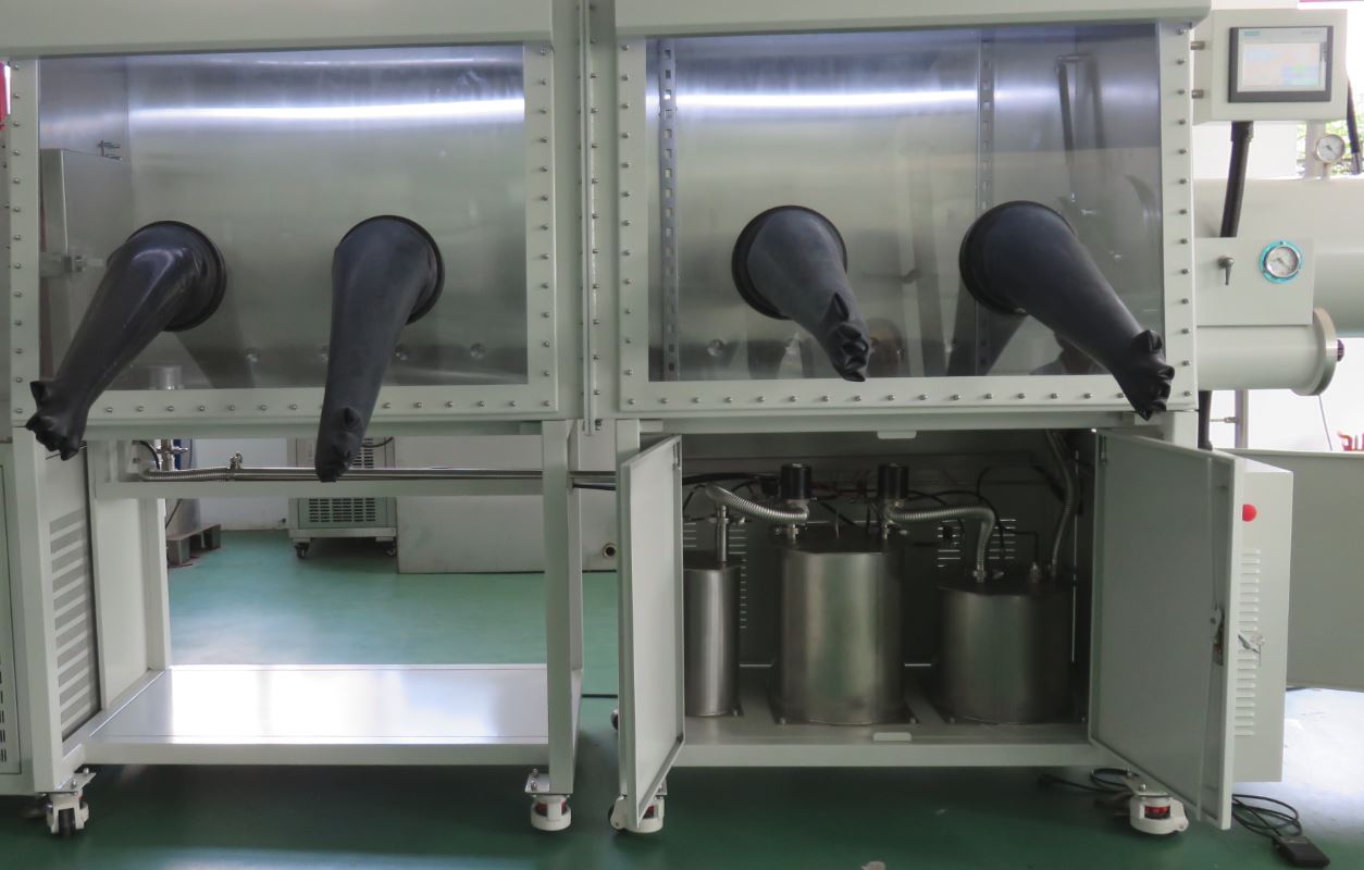 Two module glovebox with purification device