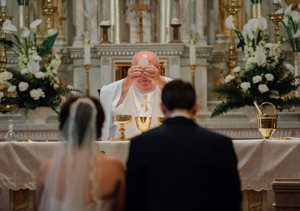 stylish mantilla veil for cathedral wedding