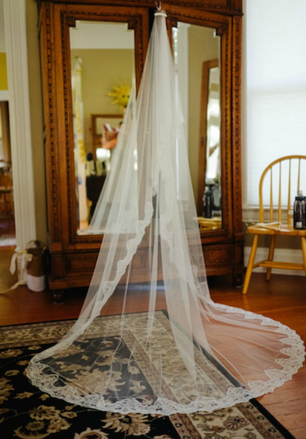 preping your veil for the day of the wedding