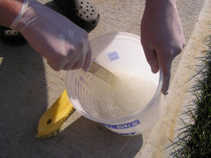 Mixing the Concrete Rust Remover