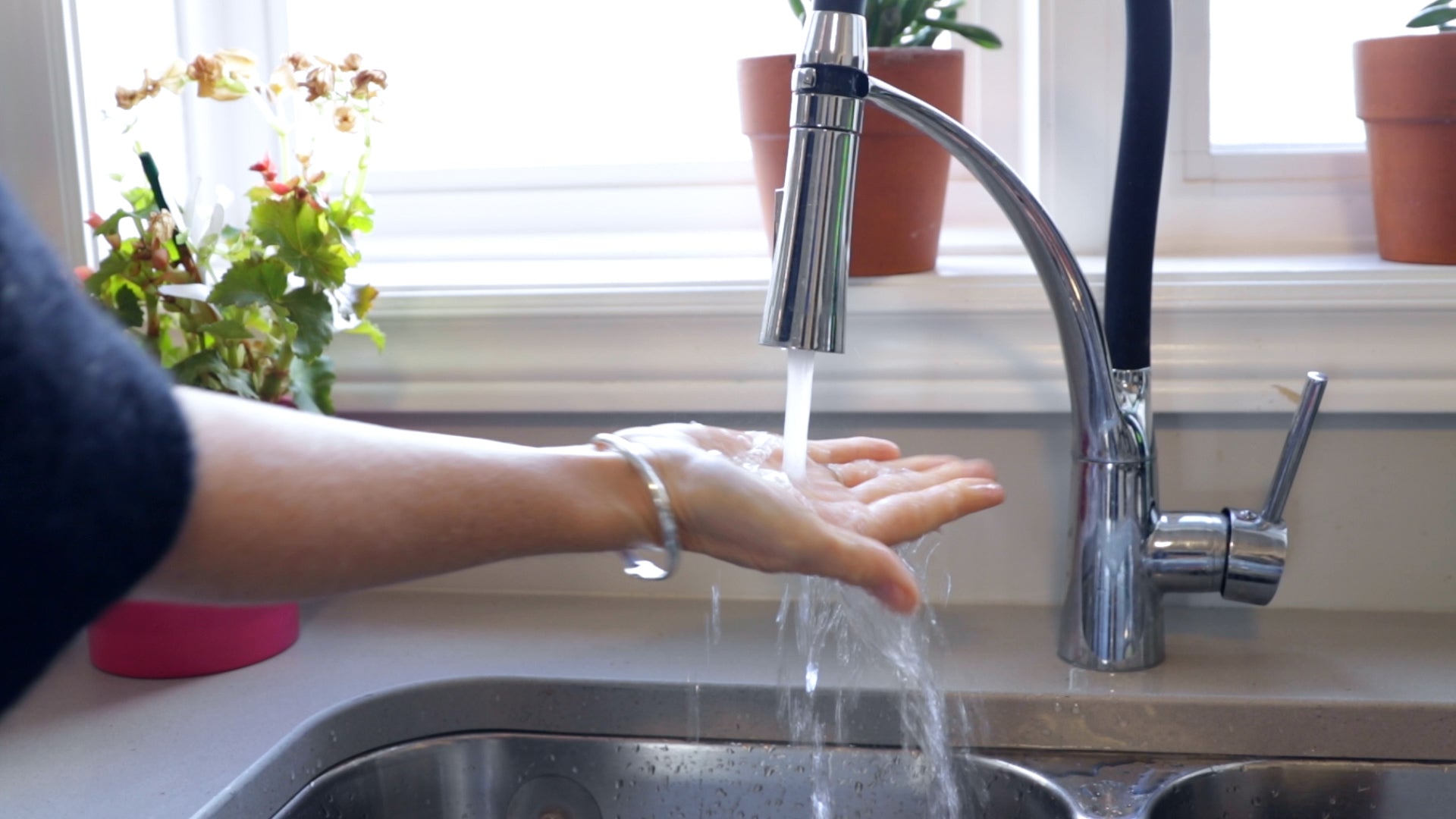 Tips To Prevent Resin Bubbles- Place your bottles of resin and hardener in a container of warm water